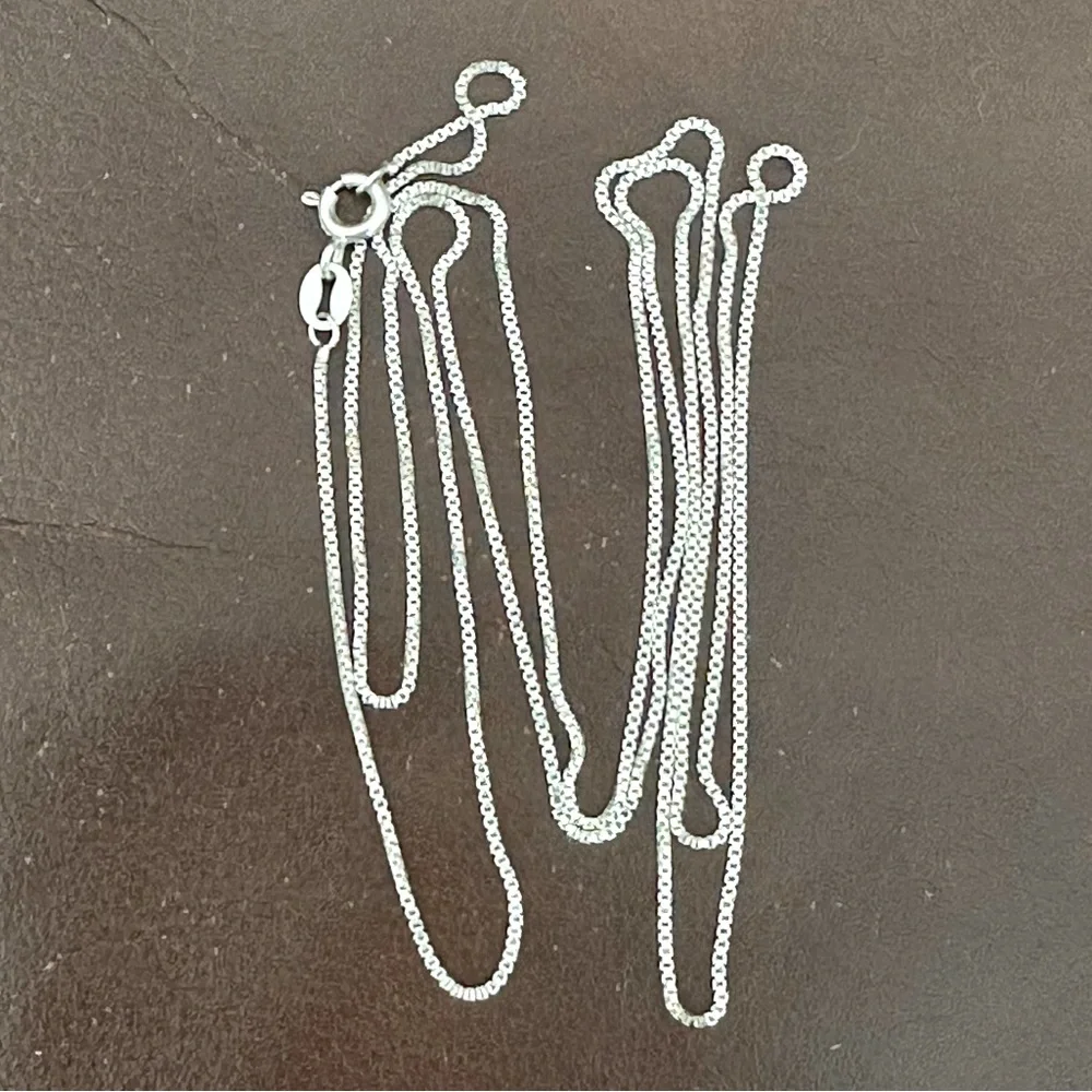 30” Sterling Silver Box Chain Necklace - Picture 3 of 8
